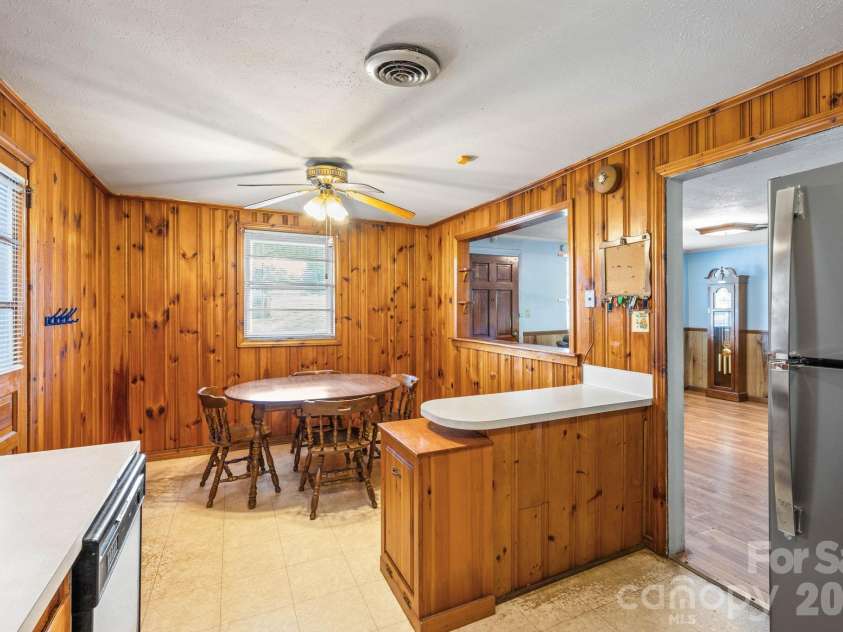 3139 Gastonia Highway, Lincolnton, NC 28092.  MLS# CAR4399341, YatesRealty ID 34544. 