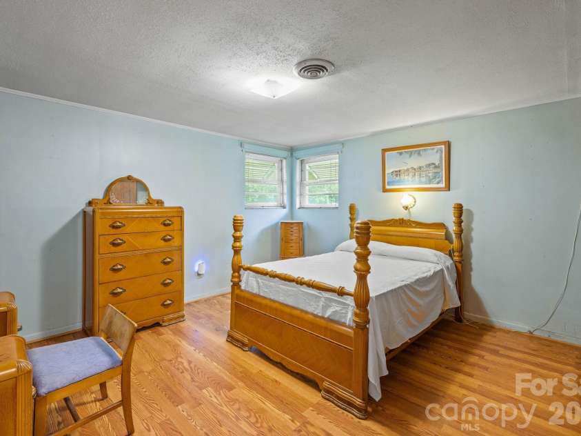 3139 Gastonia Highway, Lincolnton, NC 28092.  MLS# CAR4399341, YatesRealty ID 34544. 
