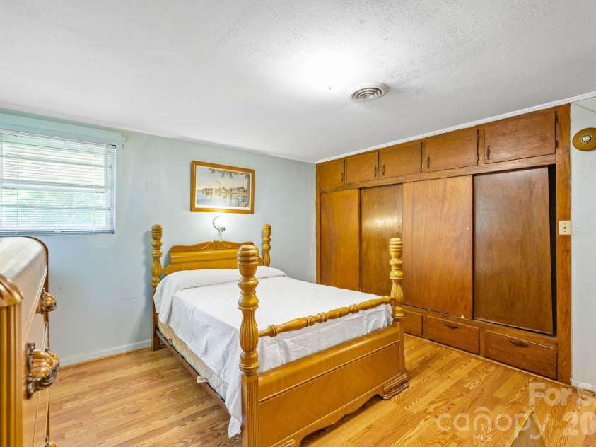 3139 Gastonia Highway, Lincolnton, NC 28092.  MLS# CAR4399341, YatesRealty ID 34544. 