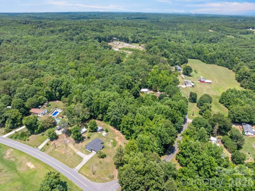 3139 Gastonia Highway, Lincolnton, NC 28092.  MLS# CAR4399341, YatesRealty ID 34544. 