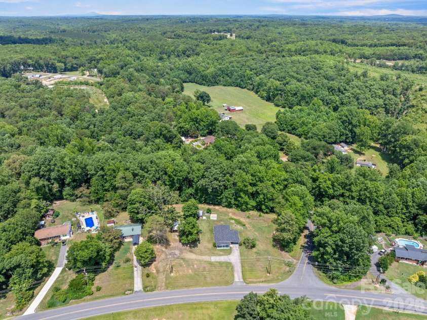3139 Gastonia Highway, Lincolnton, NC 28092.  MLS# CAR4399341, YatesRealty ID 34544. 