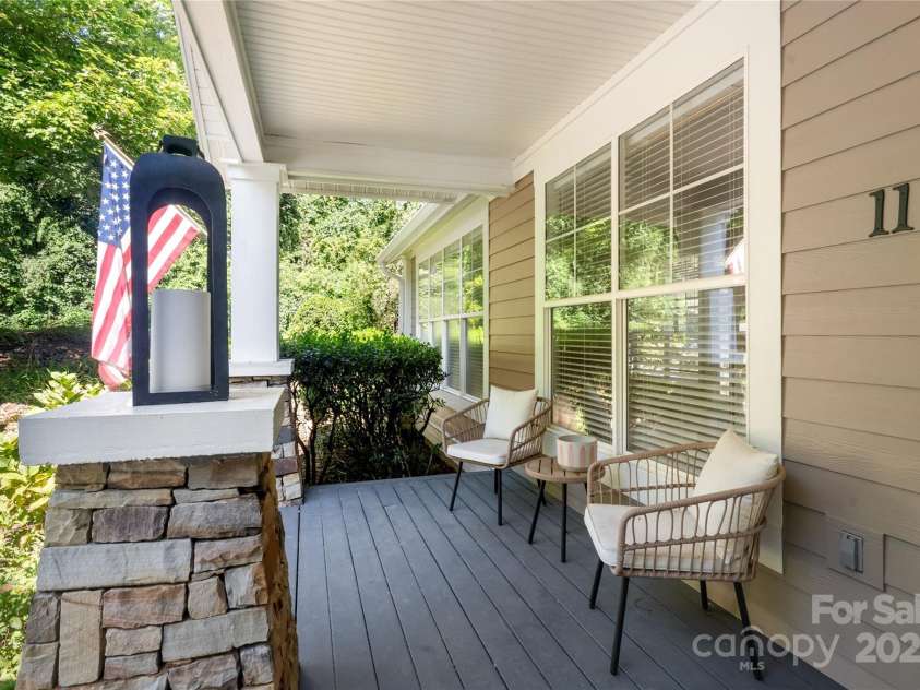 11 Town Circle, Flat Rock, NC 28731.  MLS# CAR4285794, YatesRealty ID 34545. 