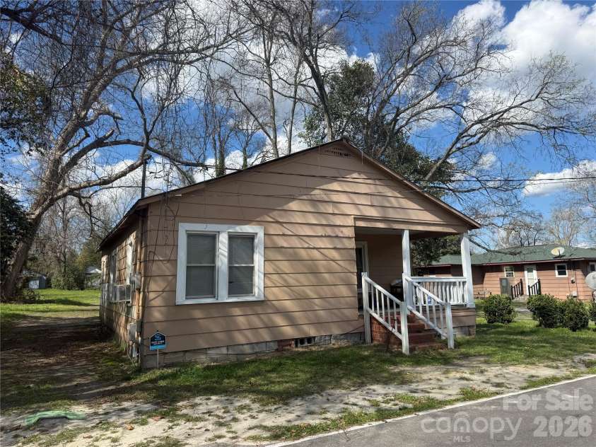 116/122/124/126 Godfrey Street, Cheraw, SC 29520.  MLS# CAR4400016, YatesRealty ID 34546. 