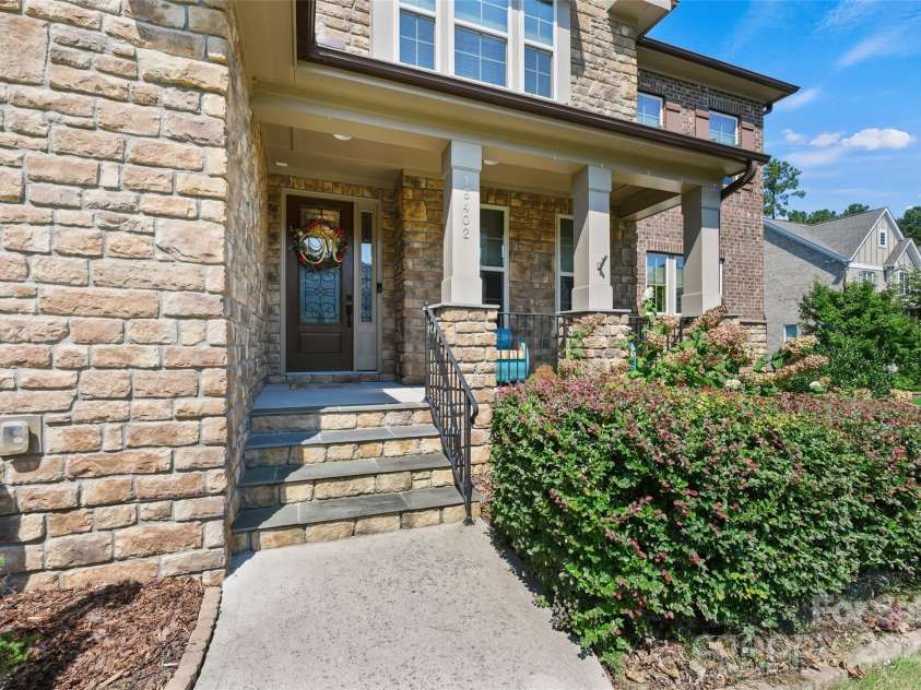 16402 Doves Canyon Lane, Charlotte, NC 28278.  MLS# CAR4288120, YatesRealty ID 34546. 