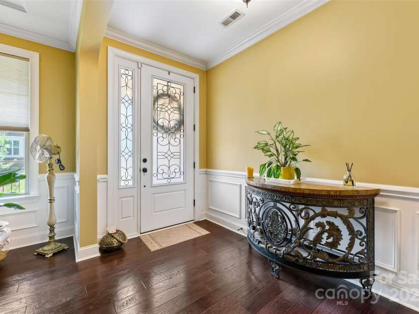 16402 Doves Canyon Lane, Charlotte, NC 28278.  MLS# CAR4288120, YatesRealty ID 34546. 