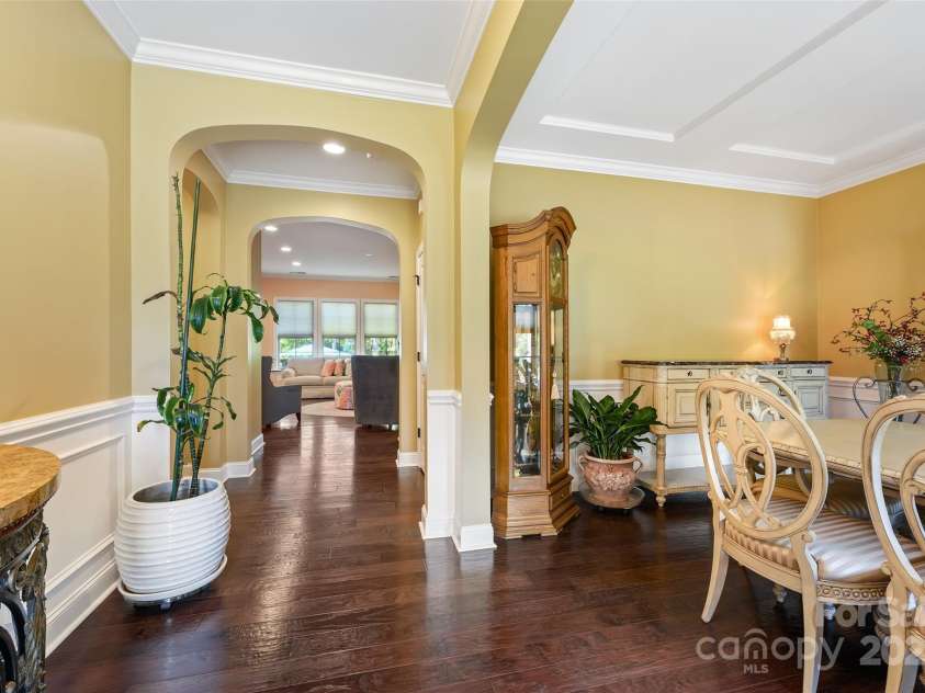 16402 Doves Canyon Lane, Charlotte, NC 28278.  MLS# CAR4288120, YatesRealty ID 34546. 