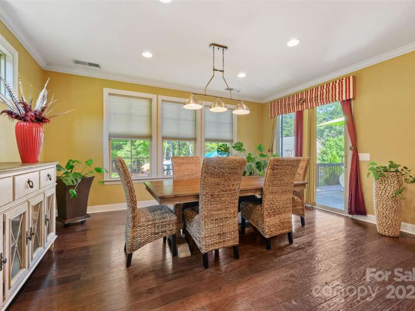 16402 Doves Canyon Lane, Charlotte, NC 28278.  MLS# CAR4288120, YatesRealty ID 34546. 