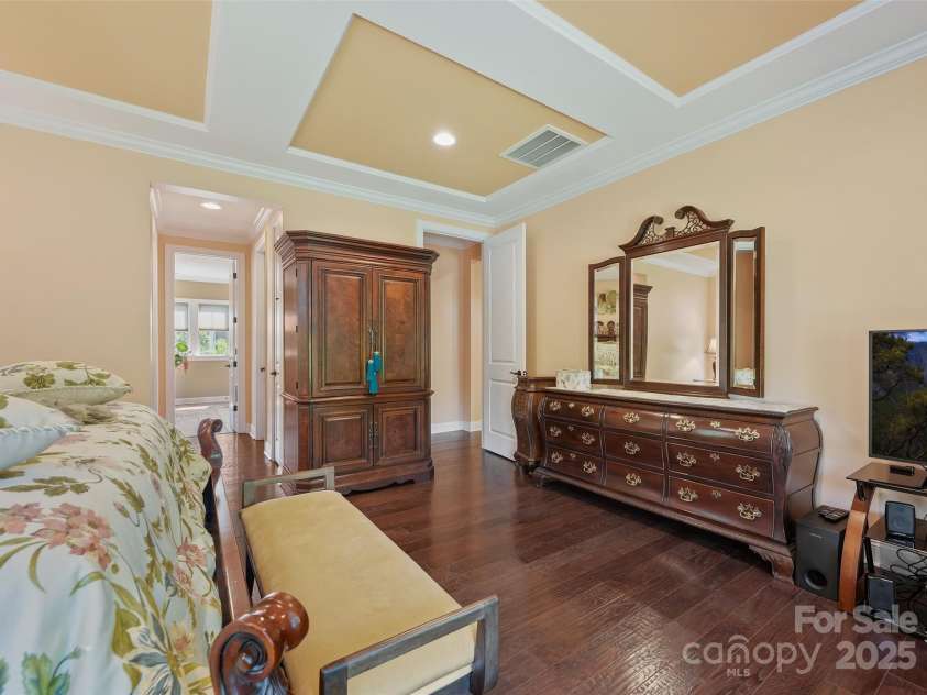 16402 Doves Canyon Lane, Charlotte, NC 28278.  MLS# CAR4288120, YatesRealty ID 34546. 