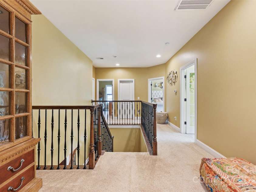 16402 Doves Canyon Lane, Charlotte, NC 28278.  MLS# CAR4288120, YatesRealty ID 34546. 