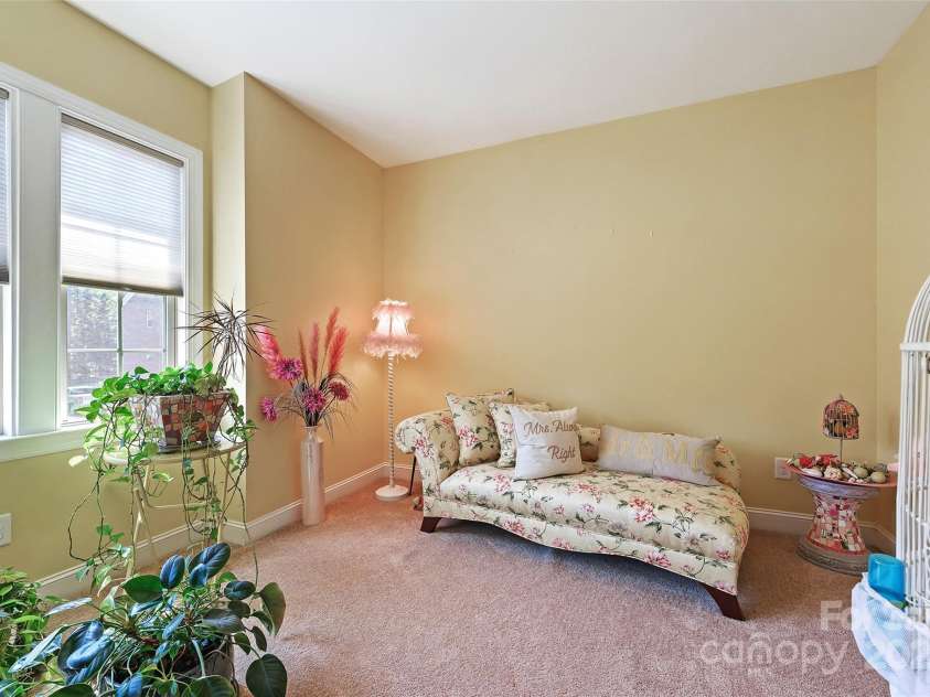 16402 Doves Canyon Lane, Charlotte, NC 28278.  MLS# CAR4288120, YatesRealty ID 34546. 