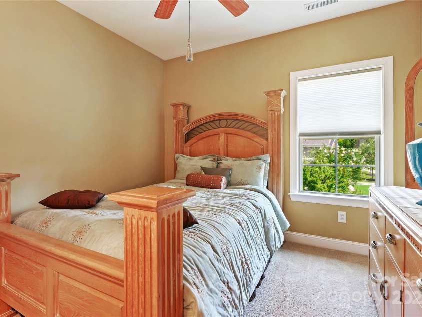 16402 Doves Canyon Lane, Charlotte, NC 28278.  MLS# CAR4288120, YatesRealty ID 34546. 