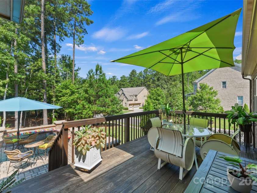 16402 Doves Canyon Lane, Charlotte, NC 28278.  MLS# CAR4288120, YatesRealty ID 34546. 