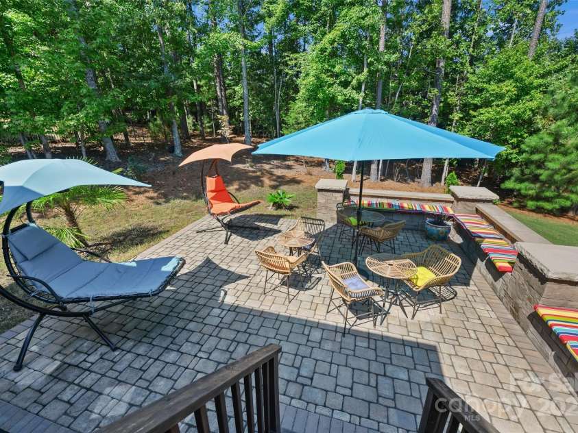 16402 Doves Canyon Lane, Charlotte, NC 28278.  MLS# CAR4288120, YatesRealty ID 34546. 