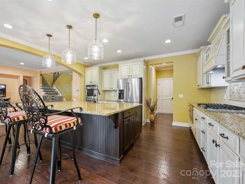 16402 Doves Canyon Lane, Charlotte, NC 28278.  MLS# CAR4288120, YatesRealty ID 34546. 