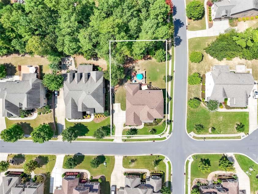 16402 Doves Canyon Lane, Charlotte, NC 28278.  MLS# CAR4288120, YatesRealty ID 34546. 