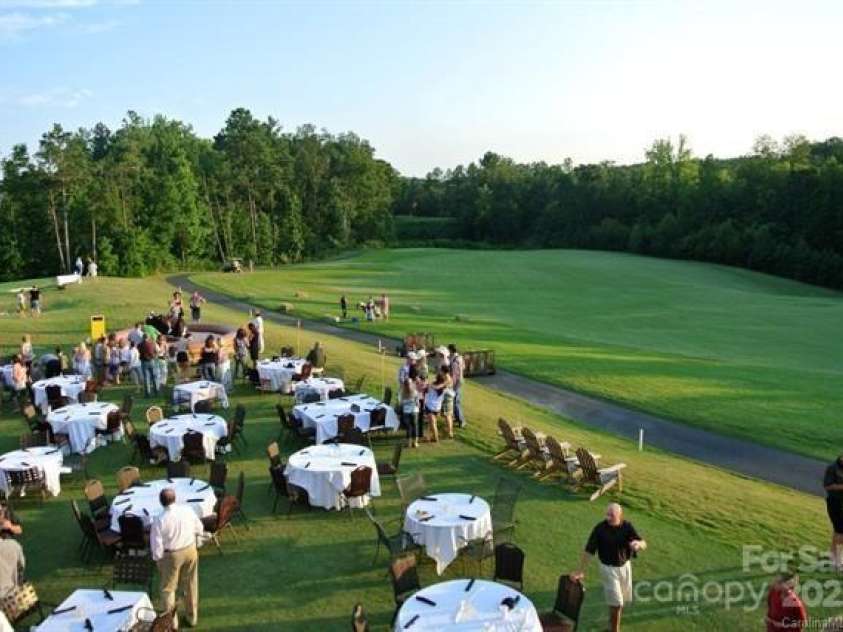 16402 Doves Canyon Lane, Charlotte, NC 28278.  MLS# CAR4288120, YatesRealty ID 34546. 