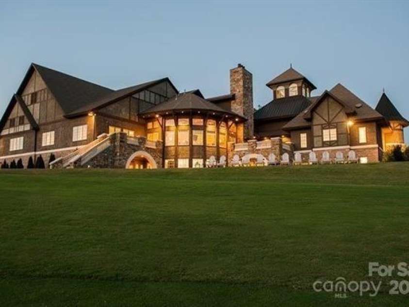 16402 Doves Canyon Lane, Charlotte, NC 28278.  MLS# CAR4288120, YatesRealty ID 34546. Palisades country club (private) 