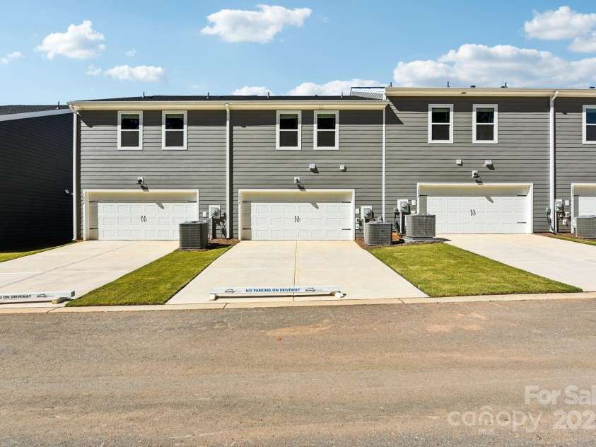 109 Ciara Place, Mooresville, NC 28117.  MLS# CAR4254748, YatesRealty ID 34547. 