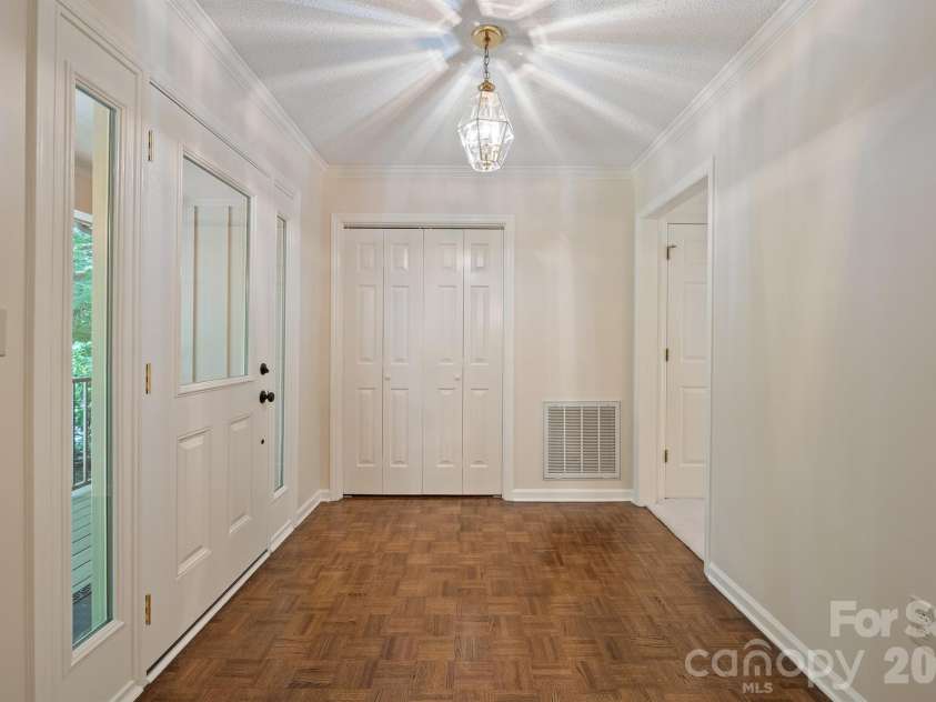 2150 9th Street, Hickory, NC 28601.  MLS# CAR4389727, YatesRealty ID 34548. 