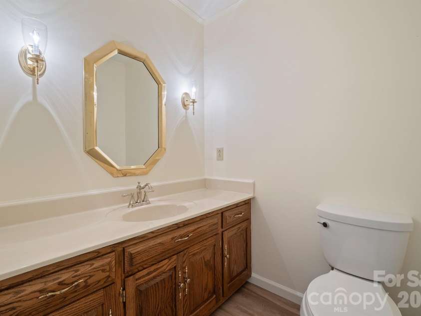 2150 9th Street, Hickory, NC 28601.  MLS# CAR4389727, YatesRealty ID 34548. 