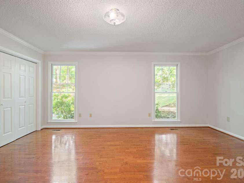 2150 9th Street, Hickory, NC 28601.  MLS# CAR4389727, YatesRealty ID 34548. 