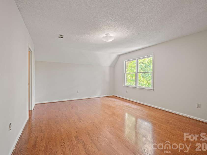 2150 9th Street, Hickory, NC 28601.  MLS# CAR4389727, YatesRealty ID 34548. 
