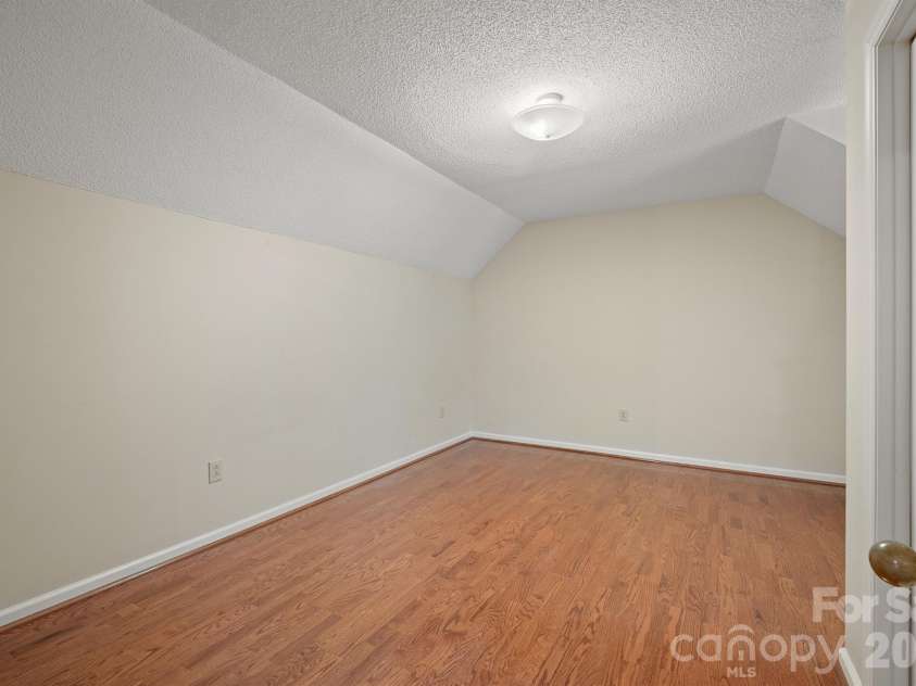 2150 9th Street, Hickory, NC 28601.  MLS# CAR4389727, YatesRealty ID 34548. 