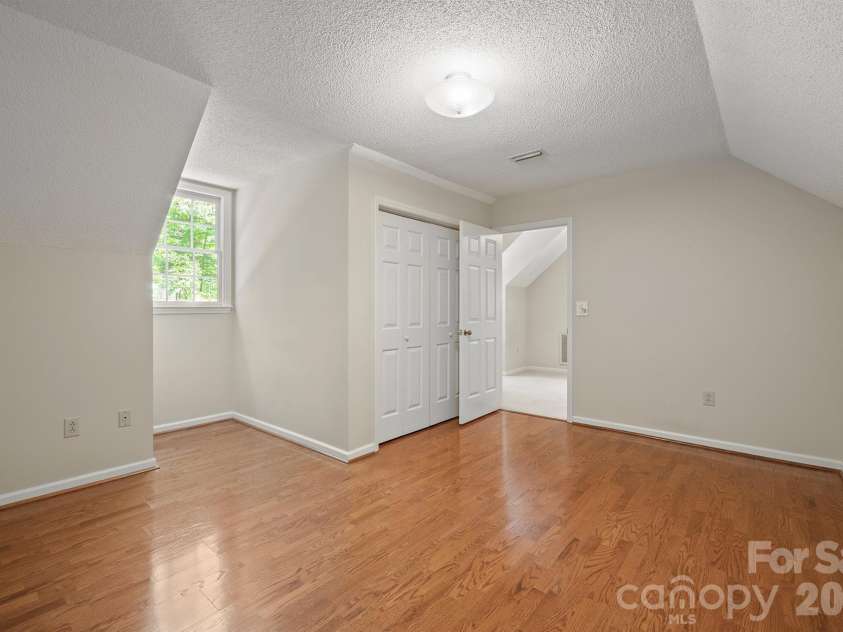 2150 9th Street, Hickory, NC 28601.  MLS# CAR4389727, YatesRealty ID 34548. 