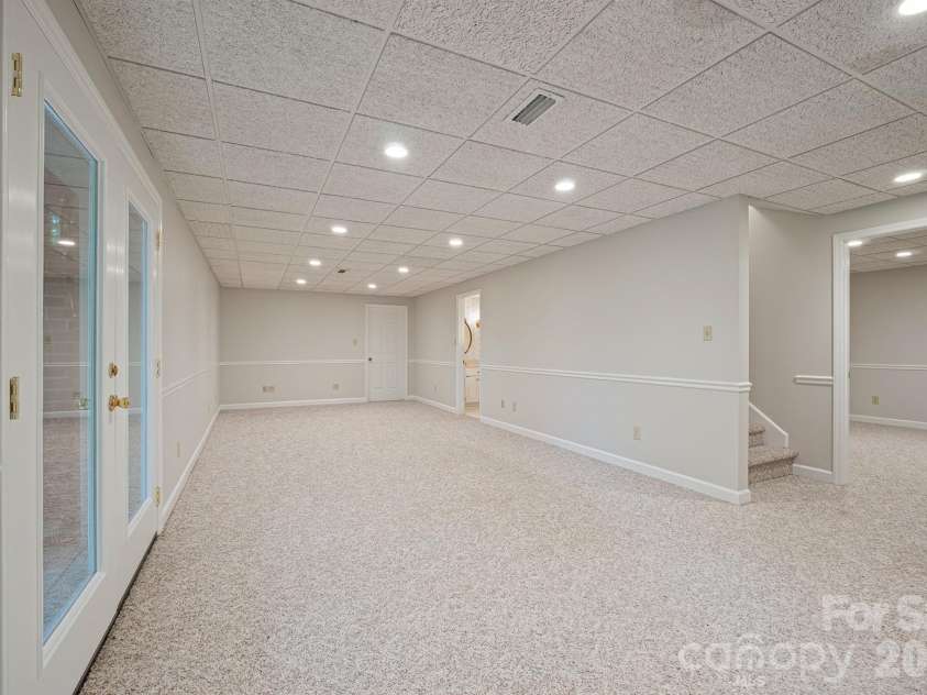 2150 9th Street, Hickory, NC 28601.  MLS# CAR4389727, YatesRealty ID 34548. 