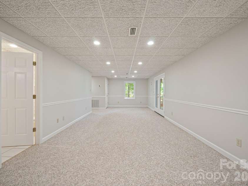 2150 9th Street, Hickory, NC 28601.  MLS# CAR4389727, YatesRealty ID 34548. 
