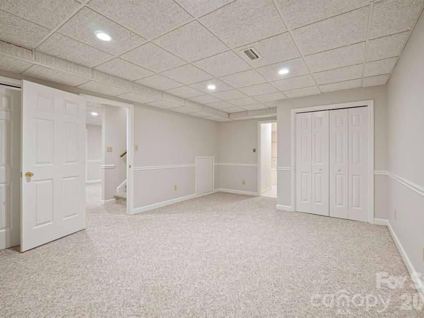 2150 9th Street, Hickory, NC 28601.  MLS# CAR4389727, YatesRealty ID 34548. 