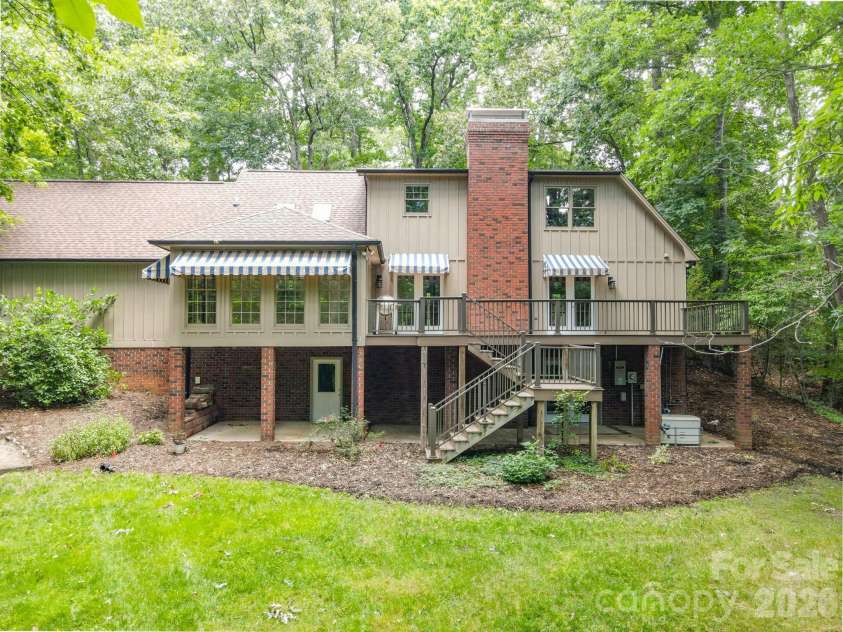 2150 9th Street, Hickory, NC 28601.  MLS# CAR4389727, YatesRealty ID 34548. 