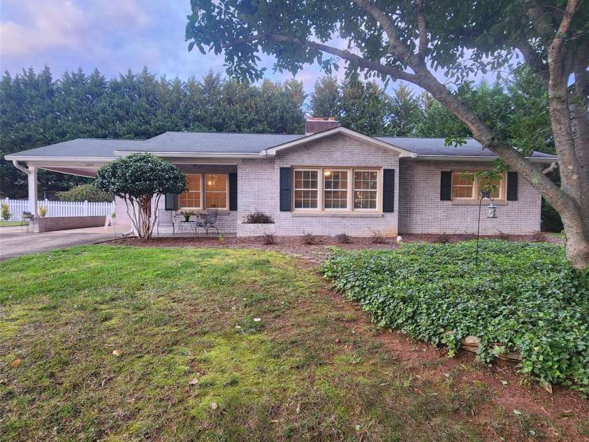 2309 Briarwood Street, Lenoir, NC 28645.  MLS# CAR4292016, YatesRealty ID 34548. 