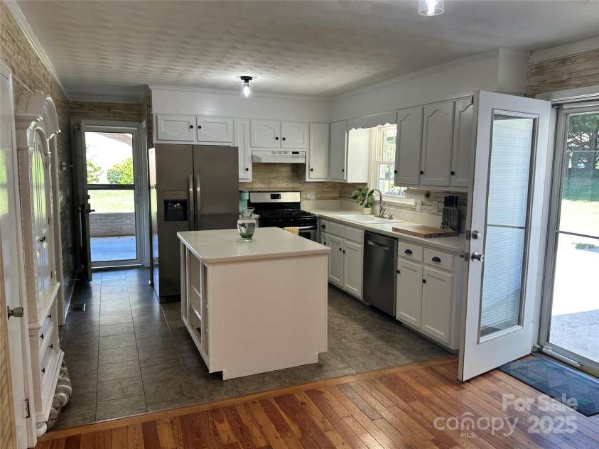 2309 Briarwood Street, Lenoir, NC 28645.  MLS# CAR4292016, YatesRealty ID 34548. Kitchen