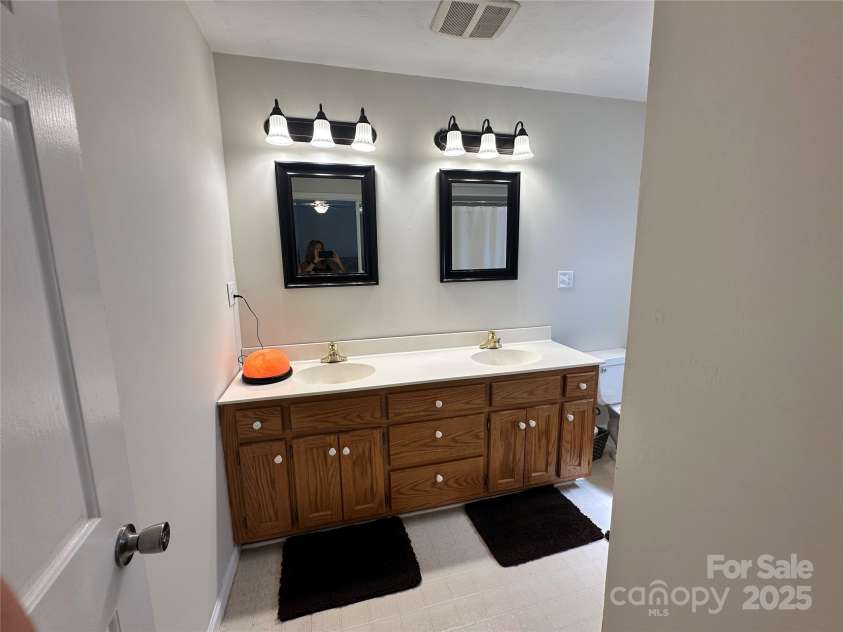 2309 Briarwood Street, Lenoir, NC 28645.  MLS# CAR4292016, YatesRealty ID 34548. Primary Bathroom