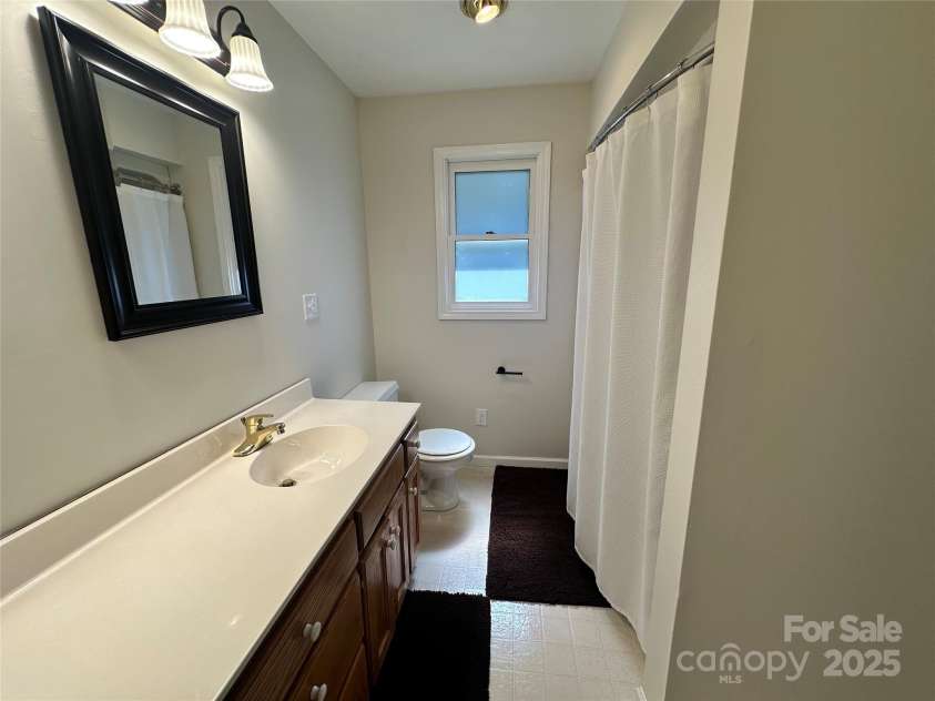 2309 Briarwood Street, Lenoir, NC 28645.  MLS# CAR4292016, YatesRealty ID 34548. Primary Bathroom