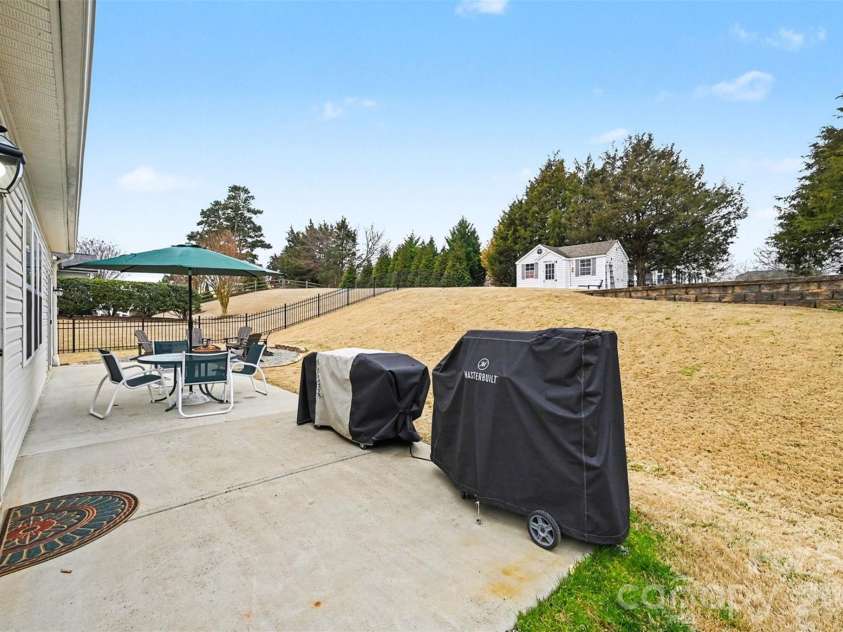 116 Glastonbury Drive, Mooresville, NC 28115.  MLS# CAR4353809, YatesRealty ID 3455. 