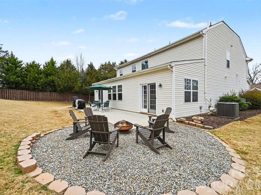 116 Glastonbury Drive, Mooresville, NC 28115.  MLS# CAR4353809, YatesRealty ID 3455. 