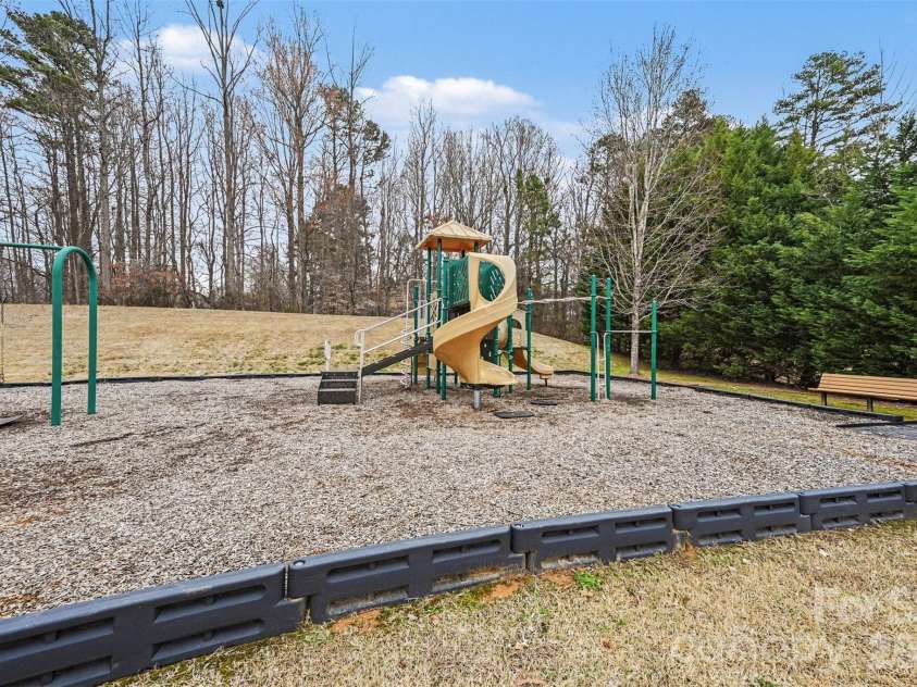 116 Glastonbury Drive, Mooresville, NC 28115.  MLS# CAR4353809, YatesRealty ID 3455. 