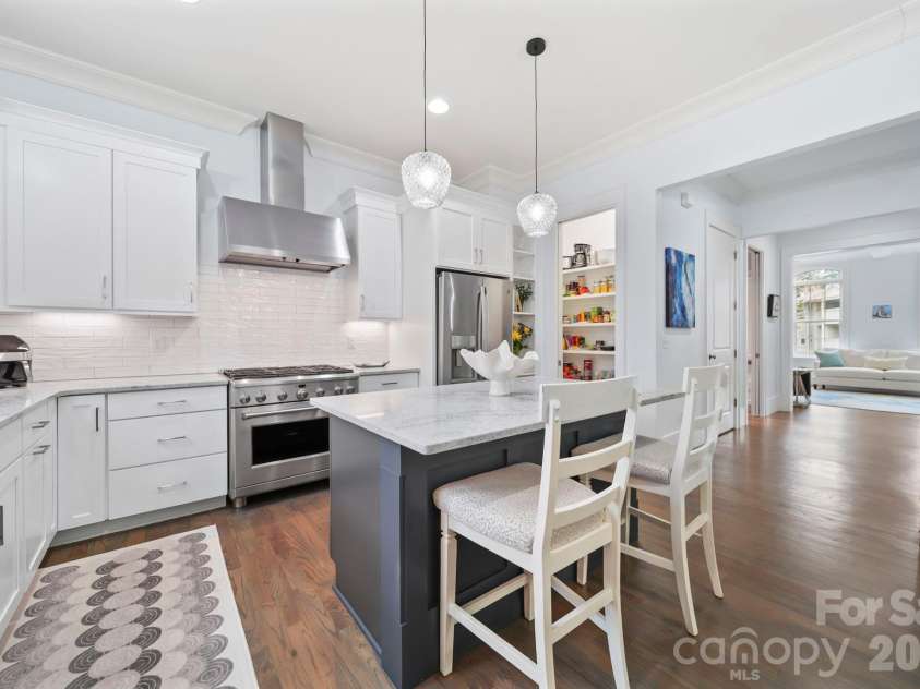 2828 Hillside Springs Drive, Charlotte, NC 28209.  MLS# CAR4337564, YatesRealty ID 3455. 