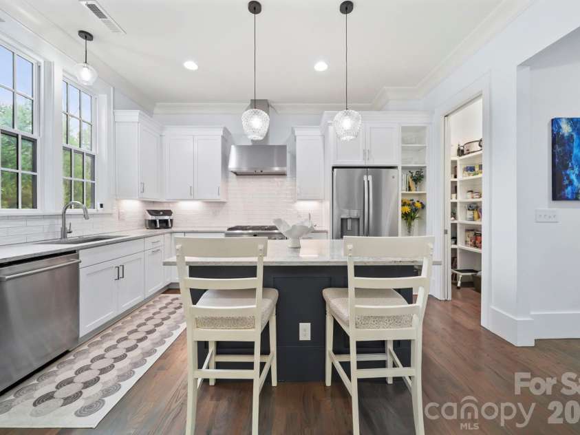 2828 Hillside Springs Drive, Charlotte, NC 28209.  MLS# CAR4337564, YatesRealty ID 3455. 