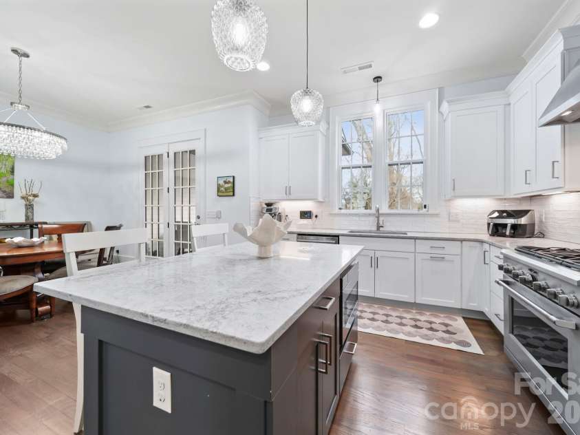 2828 Hillside Springs Drive, Charlotte, NC 28209.  MLS# CAR4337564, YatesRealty ID 3455. 