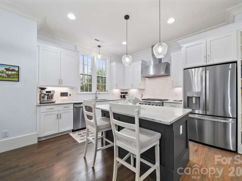 2828 Hillside Springs Drive, Charlotte, NC 28209.  MLS# CAR4337564, YatesRealty ID 3455. 