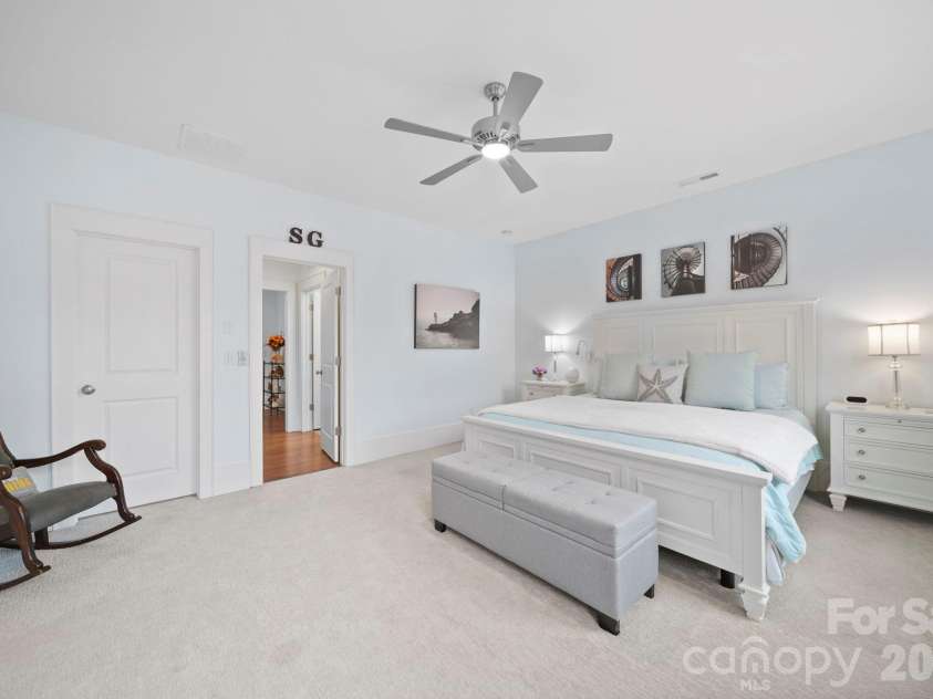 2828 Hillside Springs Drive, Charlotte, NC 28209.  MLS# CAR4337564, YatesRealty ID 3455. 