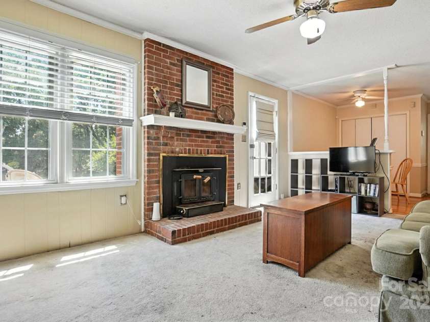 11100 Painted Tree Road, Charlotte, NC 28226.  MLS# CAR4278982, YatesRealty ID 34550. 