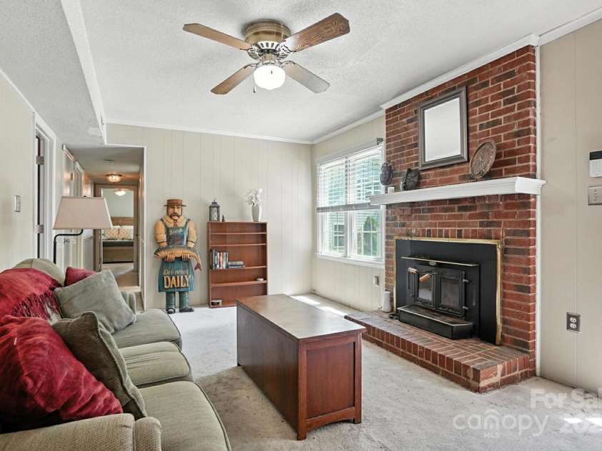 11100 Painted Tree Road, Charlotte, NC 28226.  MLS# CAR4278982, YatesRealty ID 34550. 