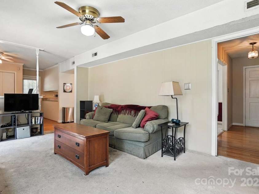 11100 Painted Tree Road, Charlotte, NC 28226.  MLS# CAR4278982, YatesRealty ID 34550. 