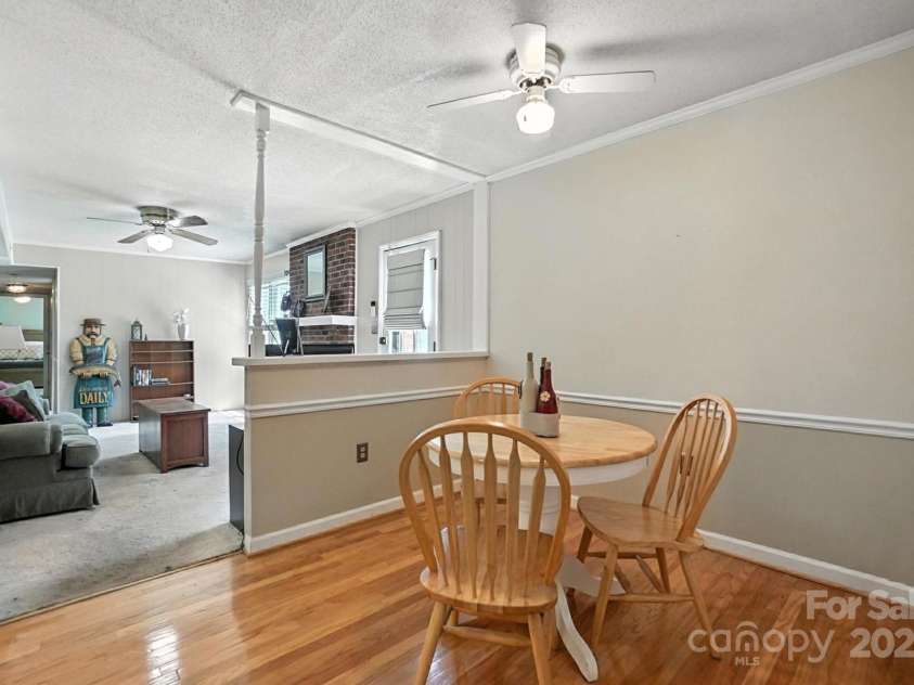 11100 Painted Tree Road, Charlotte, NC 28226.  MLS# CAR4278982, YatesRealty ID 34550. 