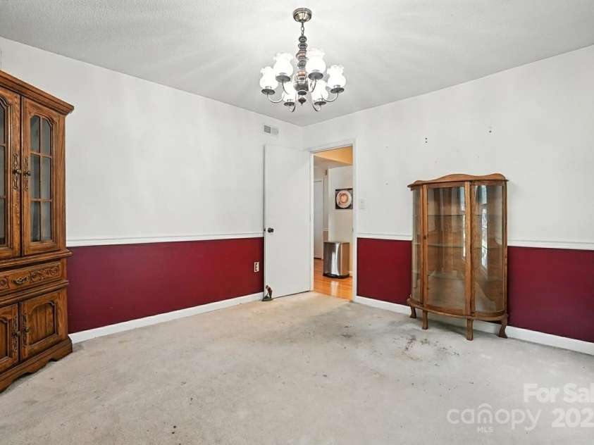 11100 Painted Tree Road, Charlotte, NC 28226.  MLS# CAR4278982, YatesRealty ID 34550. 