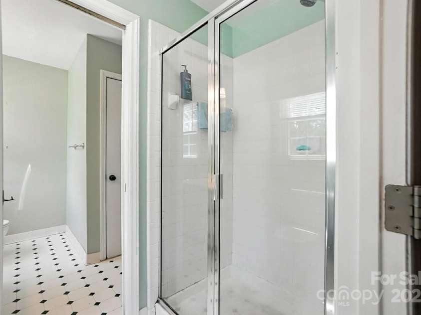 11100 Painted Tree Road, Charlotte, NC 28226.  MLS# CAR4278982, YatesRealty ID 34550. 